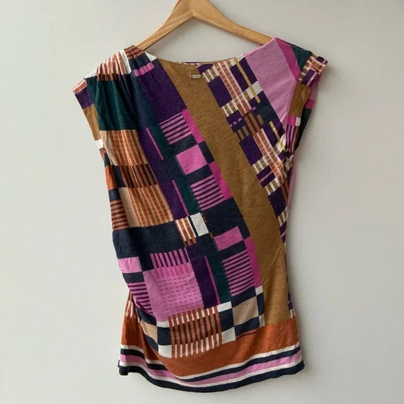 Escada Top - Picture 2 of 3